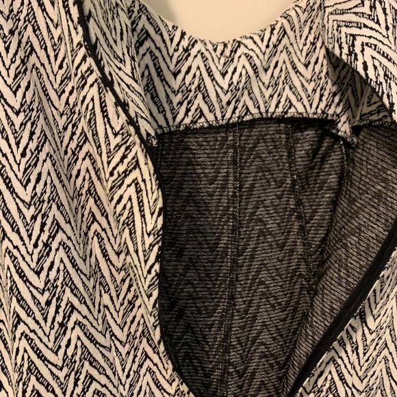 Calvin Klein sz 8 knee length sheath dress,  abstract black and white print - Picture 5 of 14